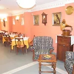 Restaurante Carolina 招待所 3*