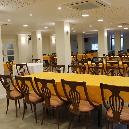 게스트하우스 Restaurante Carolina Pedrosillo el Ralo