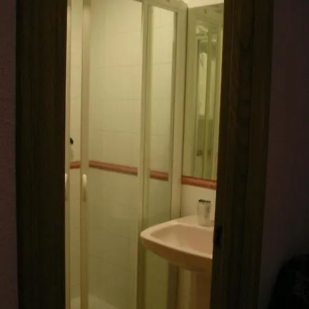 Guest house Restaurante Carolina 2*