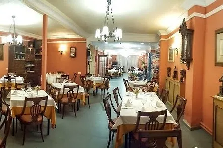 Restaurante Carolina 게스트하우스 Pedrosillo el Ralo