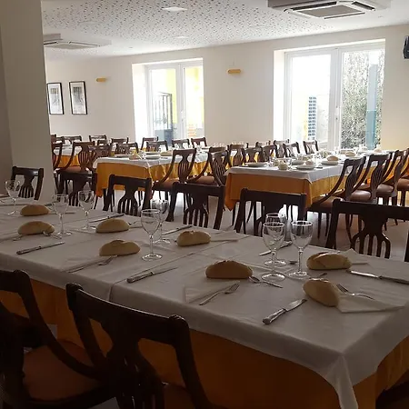 ゲストハウス Restaurante Carolina Pedrosillo el Ralo