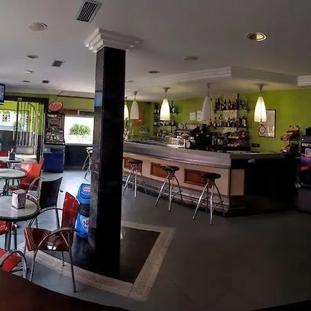 Restaurante Carolina Πανσιόν Pedrosillo el Ralo