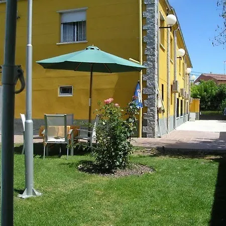 Restaurante Carolina Πανσιόν Pedrosillo el Ralo